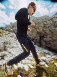 4F Spodnie trekkingowe męskie - czarne L. Czarne spodnie materiałowe męskie 4f, l, bez wzorów, z materiału. Za 299.99 zł.