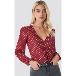 NA-KD Boho Bluzka z drapowaniem - Red. Bluzki damskie marki NA-KD Boho. Za 121.95 zł.