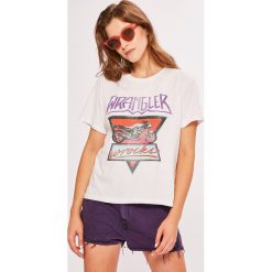 Wrangler - Top. Szare topy damskie Wrangler, z nadrukiem, z bawełny, z okrągłym kołnierzem, z krótkim rękawem. Za 119.90 zł.