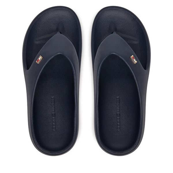 Japonki Tommy Hilfiger. Niebieskie klapki damskie Tommy Hilfiger, bez wzorów, bez obcasa. Za 129.99 zł.