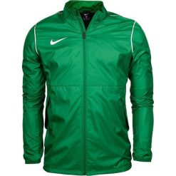 Kurtka przeciwdeszczowa chłopięca Nike RPL Park 20 RN JKT W Junior. Czerwone kurtki i płaszcze dla chłopców Nike, bez wzorów, sportowe, bez kaptura. Za 124.00 zł.