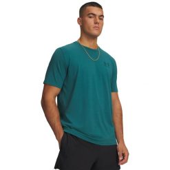 Męska koszulka Under Armour UA M SPORTSTYLE LC SS-GRN. Zielone koszulki sportowe męskie Under Armour, m, bez wzorów, z bawełny, bez kołnierzyka, bez ramiączek, na fitness i siłownię. Za 144.45 zł.