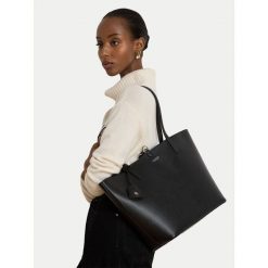Torebka LAUREN RALPH LAUREN. Czarne torebki do ręki damskie Lauren Ralph Lauren, bez wzorów, bez dodatków. Za 989.99 zł.