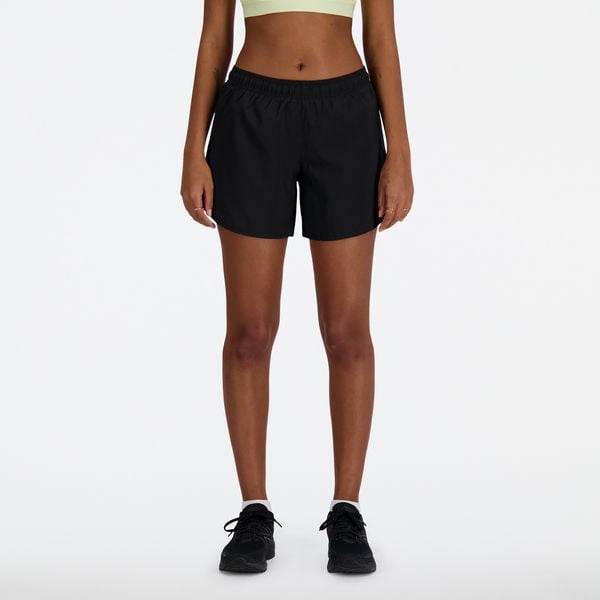 Spodenki damskie New Balance WS41228BK – czarne. Czarne szorty sportowe damskie New Balance, s, bez wzorów, z materiału, sportowe, na fitness i siłownię. Za 169.99 zł.