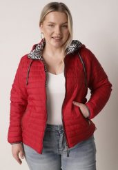Czerwona Dwustronna Kurtka Pikowana z Kapturem Zidila. Czerwone kurtki damskie Born2be, l, bez wzorów, z jeansu, z kapturem, trekkingowe. Za 84.99 zł.
