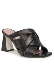 Pollini Klapki SA28117C1ITE0000 Czarny. Czarne klapki damskie Pollini, bez wzorów, ze skóry, bez obcasa. Za 1,239.00 zł.