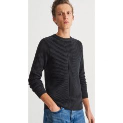 Sweter z prążkowanej dzianiny - Czarny. Swetry damskie marki Reserved. Za 99.99 zł.