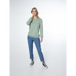 Bluza damska Protest PRTXUNO sweatshirt. Zielone bluzy sportowe damskie Protest, bez wzorów, bez kaptura, na fitness i siłownię. Za 196.53 zł.