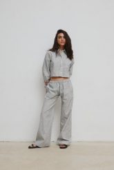 Luźne spodnie z lnu i bawełny w paski BLACK & WHITE - ASPRO-M. Białe spodnie materiałowe damskie Marsala, m, bez wzorów, z bawełny. Za 269.90 zł.