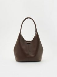 Torebka hobo - brązowy. Brązowe torebki do ręki damskie Reserved, bez wzorów, ze skóry, bez dodatków. Za 139.99 zł.