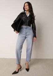 Niebieskie Bawełniane Jeansy Klasyczne o Kroju Mom Fit Qinvielle. Niebieskie jeansy damskie Born2be, plus size. Za 109.99 zł.