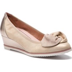 Półbuty TAMARIS - 1-22308-22 Champagne Met. 192. Półbuty damskie marki Tamaris. Za 249.90 zł.
