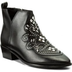 Botki BRONX - 47036-H BX 1431 Black 01. Czarne botki damskie Bronx, z materiału, bez obcasa, na obcasie. W wyprzedaży za 309.00 zł.