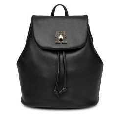 Plecak Tommy Hilfiger. Czarne plecaki damskie Tommy Hilfiger, bez wzorów. Za 569.99 zł.