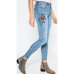 Answear - Jeansy Blossom Mood. Niebieskie jeansy damskie ANSWEAR. W wyprzedaży za 99.90 zł.