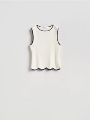 Bluzka z kontrastową lamówką - wielobarwny. Bluzki damskie Reserved, l, bez wzorów, z dzianiny, bez kołnierzyka, bez ramiączek. Za 89.99 zł.