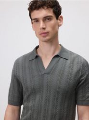 Bawełniany sweter polo - jasnozielony. Zielone swetry przez głowę męskie Reserved, l, bez wzorów, z bawełny, bez kołnierzyka. W wyprzedaży za 69.99 zł.