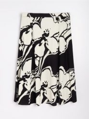 Rozkloszowana spódnica midi w kwiaty z wiskozą i domieszką lnu - wielobarwny. Spódnice damskie Sinsay, xl, bez wzorów, z wiskozy, midi, rozkloszowane. Za 59.99 zł.