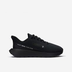 Buty sportowe damskie Decathlon KLNJ Be D. Czarne obuwie sportowe damskie Decathlon, bez wzorów, trekkingowe. Za 119.99 zł.