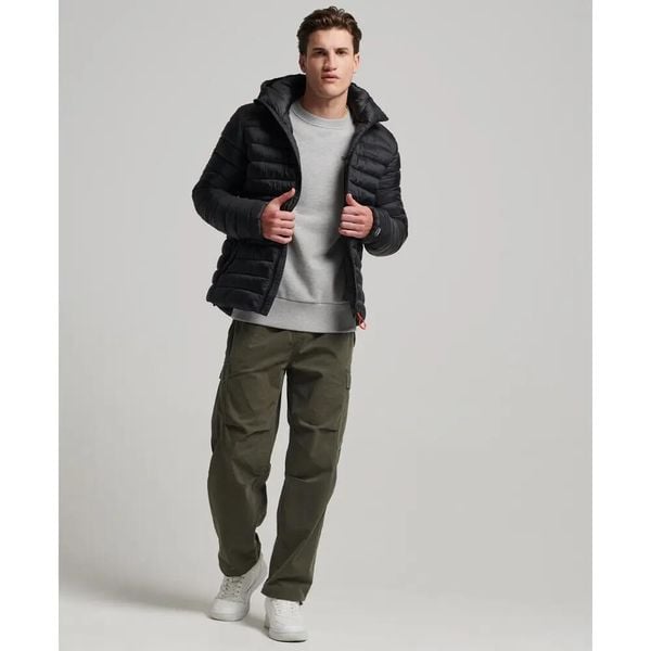 Kurtka z kapturem Superdry Fuji Sport. Czarne kurtki męskie Superdry., xl, z aplikacjami, z materiału. Za 516.40 zł.