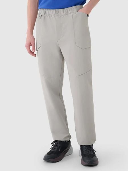 SPODNIE MĘSKIE CASUALOWE 4F M TTROM0998. Spodnie sportowe męskie 4f, l, bez wzorów, trekkingowe. Za 189.99 zł.
