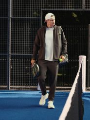 4F Spodnie dresowe męskie - szare M. Szare spodnie sportowe męskie 4f, m, bez wzorów, z dresówki, tenisowe. Za 169.99 zł.