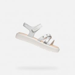 Sandały GEOX J SANDAL KODETTE GIR Biały. Białe sandały damskie Geox, bez wzorów, z syntetyku, bez obcasa, bez zapięcia. Za 242.99 zł.