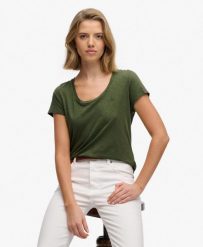 Superdry Studios T‑shirt z szerokim dekoltem slim bawełna/lyocell. Zielone t-shirty damskie Superdry., z aplikacjami, z bawełny, bez kołnierzyka. Za 143.45 zł.
