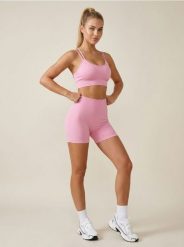 Szorty sportowe z wysokim stanem - różowy. Czerwone szorty sportowe damskie Sinsay, l, bez wzorów, sportowe, z podwyższonym stanem. Za 25.99 zł.