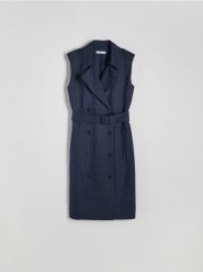 Sukienka w stylu trencza - wielobarwny. Sukienki damskie Reserved, na co dzień, l, bez wzorów, z tkaniny, bez kołnierzyka, bez ramiączek, proste. W wyprzedaży za 79.99 zł.