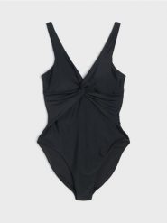 Jednoczęściowy strój kąpielowy z ozdobnym marszczeniem - czarny. Czarne kostiumy jednoczęściowe damskie Sinsay, l, bez wzorów. Za 49.99 zł.