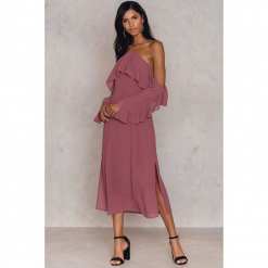 NA-KD Boho Sukienka midi z falbanką i dekoltem A - Purple. Sukienki damskie marki NA-KD Boho. Za 202.95 zł.