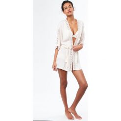 Etam - Szlafrok Mimosa. Szare szlafroki damskie Etam, z bawełny. W wyprzedaży za 139.90 zł.