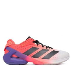 Buty halowe adidas. Czerwone buty sportowe męskie Adidas, bez zapięcia. Za 649.99 zł.