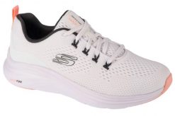 Buty do chodzenia damskie Skechers 150024WBC. Białe obuwie sportowe damskie Skechers, bez wzorów, z materiału, trekkingowe. Za 279.99 zł.