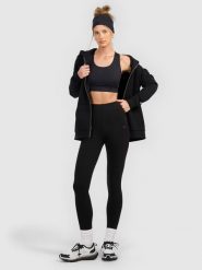 4F Legginsy dzianinowe damskie - czarne L. Czarne legginsy damskie 4f, l, bez wzorów, z bawełny, z podwyższonym stanem. Za 79.99 zł.