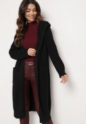 Czarny Niezapinany Kardigan z Wełną Bawełną i Kapturem o Długim Kroju Zozina. Czarne kardigany damskie Born2be, bez wzorów, z bawełny, eleganckie, bez kołnierzyka, bez ramiączek, długie. Za 99.99 zł.