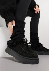 Czarne Wsuwane Śniegowce w Rustykalnym Stylu z Kokardą i Futrem Tusora. Czarne śniegowce i trapery damskie Born2be. Za 99.99 zł.