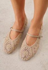 Ciemnobeżowe Plecione Balerinki Boho w Stylu Mary Jane z Siateczki Raithea. Brązowe baleriny damskie Renee, w ażurowe wzory, boho, bez obcasa. Za 89.99 zł.