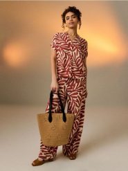 Pleciona torba na ramię typu tote z aplikacjami kwiatowymi - beżowy. Brązowe torby na ramię damskie Sinsay, z aplikacjami, bez dodatków. Za 49.99 zł.