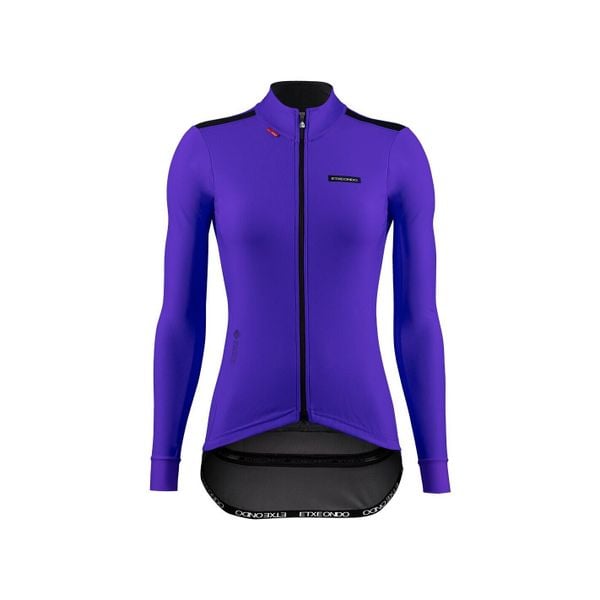 Kurtka damska Etxeondo Dena Gore-Tex WindStopper. Fioletowe kurtki damskie ETXEONDO, bez wzorów, z gore-texu, rowerowe. Za 975.00 zł.
