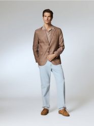 Marynarka regular fit w kratę - brązowy. Brązowe marynarki męskie Reserved, bez wzorów, z tkaniny. Za 359.99 zł.