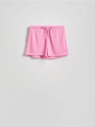 Dzianinowe szorty z wiskozą - różowy. Czerwone szorty damskie Reserved, l, bez wzorów, z dzianiny. Za 69.99 zł.