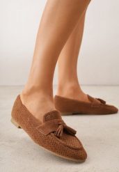 Brązowe Mokasyny VICES z Ażurową Cholewką i Frędzlami Hyrilea. Brązowe mokasyny damskie Renee, z jeansu, boho. Za 89.99 zł.