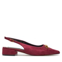 Sandały Nine West. Czerwone sandały damskie Nine West, bez wzorów, bez obcasa, na płaskiej podeszwie, bez zapięcia. Za 199.99 zł.