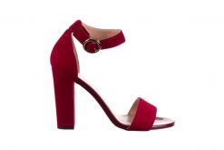 Sandały Bayla-056 8024-1432 Burgund Zamsz, Skóra naturalna - 41. Czerwone sandały damskie Bayla, bez wzorów, ze skóry, bez obcasa, na słupku, bez zapięcia. W wyprzedaży za 134.10 zł.