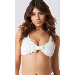 NA-KD Swimwear Smocked Knot Tie Bikini Top - White. Bikini damskie marki NA-KD Swimwear. Za 100.95 zł.