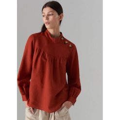 Bluzka ze stójką - Bordowy. Bluzki damskie Mohito. Za 119.99 zł.