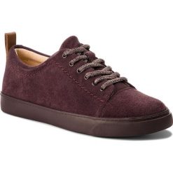 Tenisówki CLARKS - Glove Echo 261350614 Aubergine Suede. Półbuty damskie marki Clarks. W wyprzedaży za 189.00 zł.