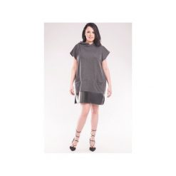 Sukienka z kapturem i wykończeniem z eko skóry SL2146SP Size Plus. Sukienki damskie marki Soleil. Za 119.00 zł.